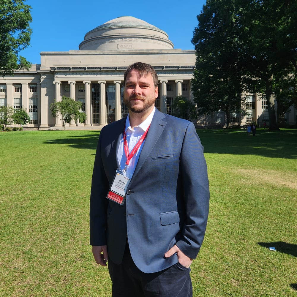 Marcos, certificado por MIT en Digital Transformation